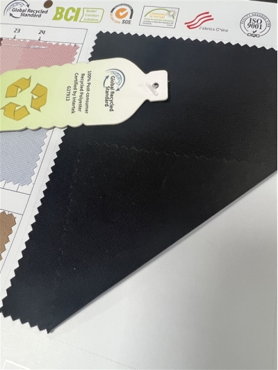 GZ-TY  再生300D記憶布復合    牛津布   工藝：100%Recycled   成分：100%P  幅寬：147CM  側面照